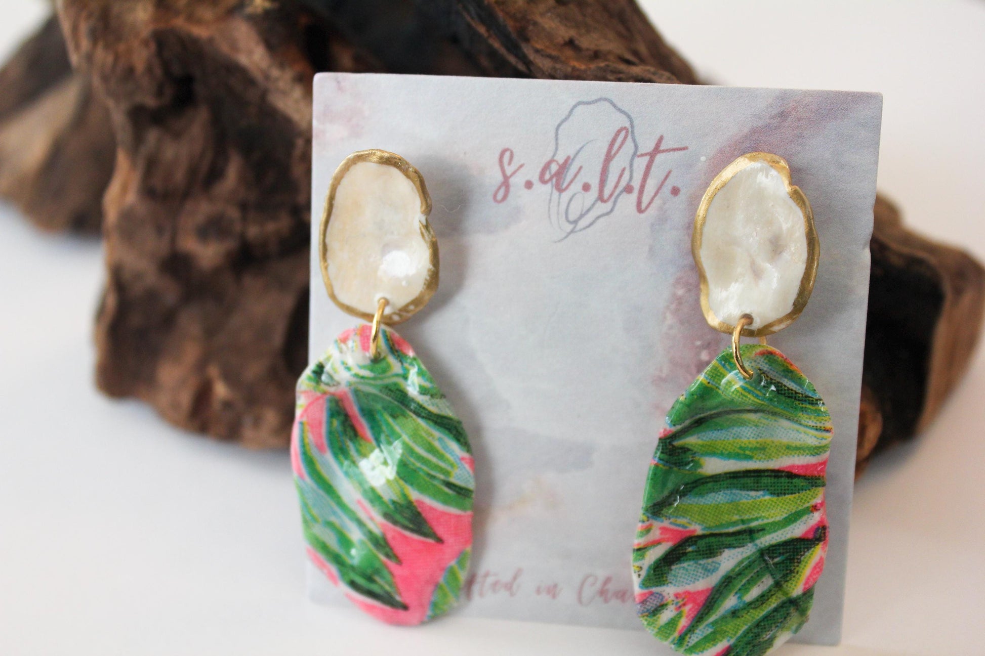 The Palms Oyster Earrings